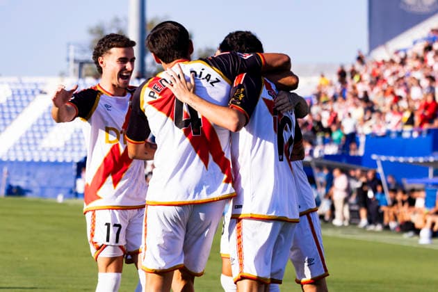 Rayo Vallecano v Espanyol - La Liga EA Sports 2026 27 September 15, 2026, Estadio Butarque, Leganes, Madrid, Spain: Alvaro Garcia of Rayo Vallecano celebrates his goal with his teammates during La Liga EA Sports match between Rayo Vallecano and Espanyol at Estadio Butarque on September 15, 2026 in Leganes, Madrid, Spain. Leganes Estadio Butarque Madrid Spain Copyright: xAlejandroxMatiasxAcostax