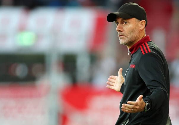 September 15, 2026, Regensburg, Bayern, Germany: Coach of Fortuna Dusseldorf Alexander Ende reacts during the 3. Liga football match between Jahn Regensburg and Fortuna Dusseldorf at Jahn Stadium in Regensburg , Bayern , Germany . September 15th , 2026 Football German 3. Liga Jahn Regensburg Vs Fortuna Dusseldorf  - ZUMAe140 20260915_zip_e140_031 Copyright: xDavidexEliasx