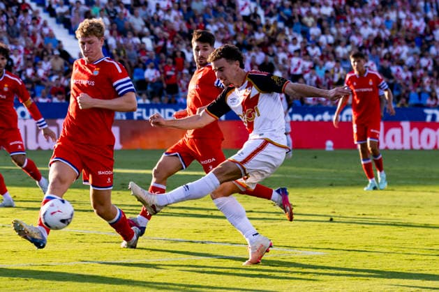 Rayo Vallecano v Espanyol - La Liga EA Sports 2026 27 September 15, 2026, Estadio Butarque, Leganes, Madrid, Spain:Adria Pedrosa of Rayo Vallecano scores his goal and the second of Rayo Vallecano during La Liga EA Sports match between Rayo Vallecano and Espanyol at Estadio Butarque on September 15, 2026 in Leganes, Madrid, Spain. Leganes Estadio Butarque Madrid Spain Copyright: xAlejandroxMatiasxAcostax