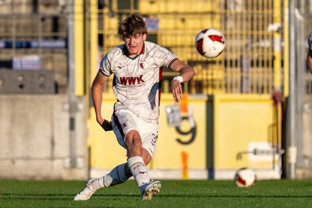 David Lichtensteiger 3 (FC Augsburg II), FC Bayern II vs. FC Augsburg II, Fussball, Regionalliga Bayern, 9. Spieltag, 15.09.2026 DFB regulations prohibit any use of photographs as image sequences and or quasi-video Muenchen Bayern Deutschland
