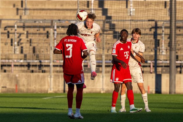 Felix Guha 13 (FC Augsburg II), Richard Ajavi 3 (FC Bayern Muenchen Amatuere), Assomo Bastian Friedrich 9 (FC Bayern Muenchen Amatuere), David Lichtensteiger 3 (FC Augsburg II), FC Bayern II vs. FC Augsburg II, Fussball, Regionalliga Bayern, 9. Spieltag, 15.09.2026 DFB regulations prohibit any use of photographs as image sequences and or quasi-video Muenchen Bayern Deutschland