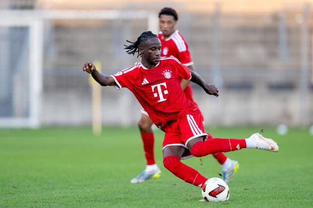 Richard Ajavi 3 (FC Bayern Muenchen Amatuere), FC Bayern II vs. FC Augsburg II, Fussball, Regionalliga Bayern, 9. Spieltag, 15.09.2026 DFB regulations prohibit any use of photographs as image sequences and or quasi-video Muenchen Bayern Deutschland