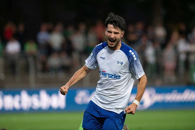1. FC 1905 Schweinfurt vs. FV Illertissen, Sachs-Stadion Football, Regionalliga Bayern 1. FC 1905 Schweinfurt vs. FV Illertissen 15 Sep 2026 Sachs-Stadion , Schweinfurt, Germany Image: Milic (FVI) celebrates after shooting the 2:0. DFL REGULATIONS PROHIBIT ANY USE OF PHOTOGRAPHS AS IMAGE SEQUENCES AND OR QUASI-VIDEO Copyright: xPresseFotoxEvansx