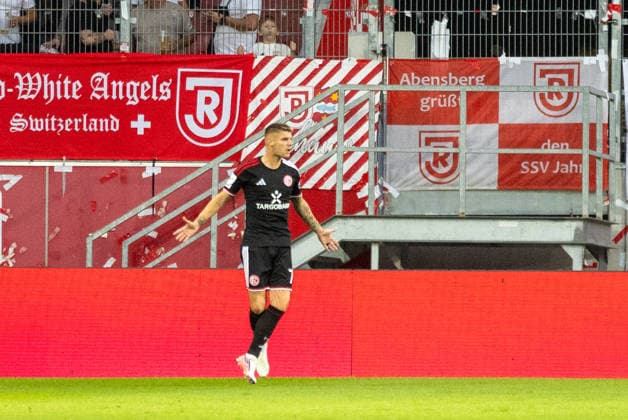 15.09.2026, Fussball, GER, Saison, 3.Liga, Saision 2026 2027, 06. Spieltag, SSV Jahn Regensburg - Fortuna Düsseldorf Jubel nach dem 1:1 durch Erik Wekesser (Düsseldorf) DFL REGULATIONS PROHIBIT ANY USE OF PHOTOGRAPHS AS IMAGE SEQUENCES AND OR QUASI-VIDEO.