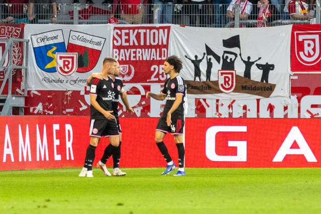 15.09.2026, Fussball, GER, Saison, 3.Liga, Saision 2026 2027, 06. Spieltag, SSV Jahn Regensburg - Fortuna Düsseldorf Jubel nach dem 1:1 durch Erik Wekesser (Düsseldorf) DFL REGULATIONS PROHIBIT ANY USE OF PHOTOGRAPHS AS IMAGE SEQUENCES AND OR QUASI-VIDEO.