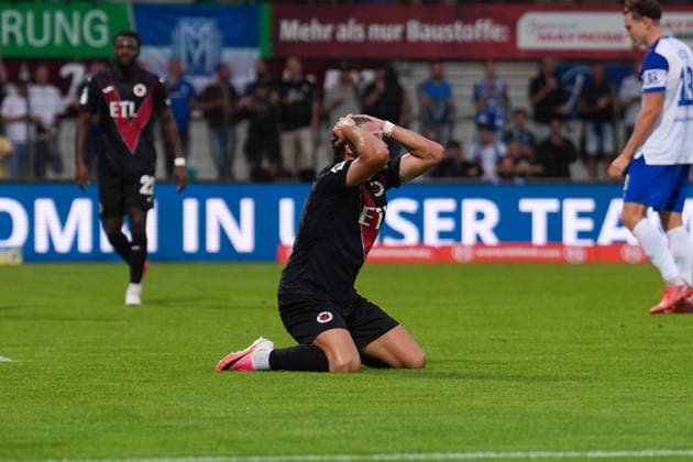 Deutschland: Fussball, 3. Liga, 6. Spieltag, Hänsch-Arena, Emslandstadion, Landkreis Emsland, Niedersachsen, Englische Woche, SV Meppen vs. Viktoria Köln: Tobias Eisenhuth (Viktoria Köln, 6) verzweifelt mit den Entscheidungen des Schiedsrichter. Copyright: xMichelxWittex
