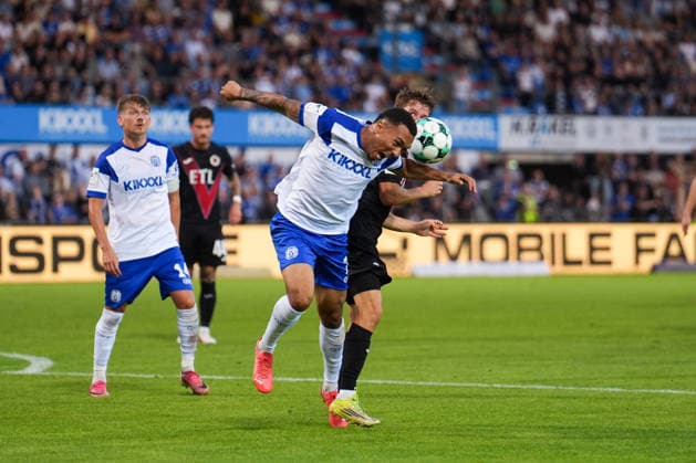 Deutschland: Fussball, 3. Liga, 6. Spieltag, Hänsch-Arena, Emslandstadion, Landkreis Emsland, Niedersachsen, Englische Woche, SV Meppen vs. Viktoria Köln: Oliver Schmitt (SV Meppen, 7) fordert Elfmeter für Meppen. Copyright: xMichelxWittex