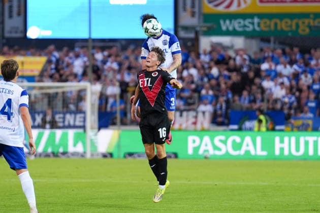 Deutschland: Fussball, 3. Liga, 6. Spieltag, Hänsch-Arena, Emslandstadion, Landkreis Emsland, Niedersachsen, Englische Woche, SV Meppen vs. Viktoria Köln: Tobias Mißner (SV Meppen, 3) Kopfball gegen Niklas Jahn (Viktoria Köln, 16) Copyright: xMichelxWittex