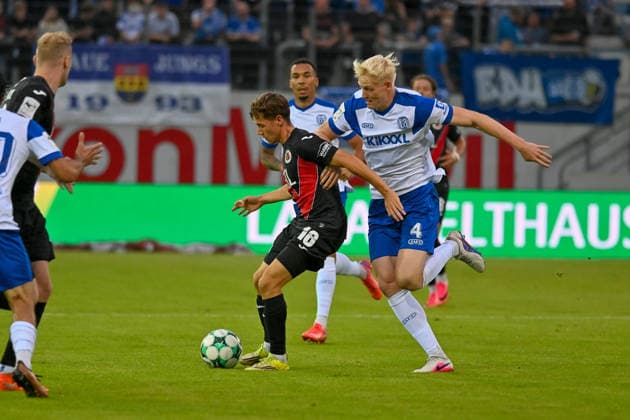 Niklas Jahn (FC Viktoria Koeln, 16) am Ball gegen Jona Borsum (SV Meppen, 04) SV Meppen vs. FC Viktoria Koeln, Fussball, 3. Liga, 6. Spieltag, Saison 2026 2027, 15.09.2026, SV Meppen vs. FC Viktoria Koeln, Fussball, 3. Liga, 6. Spieltag, Saison 2026 2027, 15.09.2026 Meppen Copyright: xEibner-Pressefoto RobertxGertzenx EP_RGN