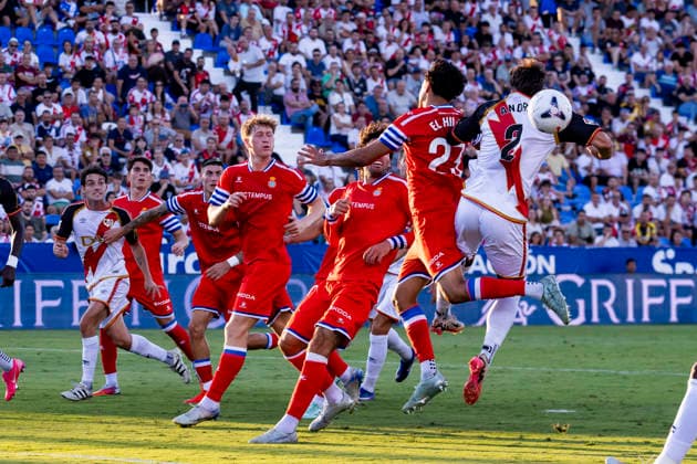 Rayo Vallecano v Espanyol - La Liga EA Sports 2026 27 September 15, 2026, Estadio Butarque, Leganes, Madrid, Spain: Andrei Ratiu of Rayo Vallecano and Omar El Hilali of Espanyol fights for the ball in the air during La Liga EA Sports match between Rayo Vallecano and Espanyol at Estadio Butarque on September 15, 2026 in Leganes, Madrid, Spain. Leganes Estadio Butarque Madrid Spain Copyright: xAlejandroxMatiasxAcostax