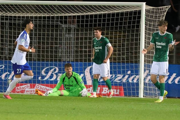 15.09.2026, Fussball, Herren, Saison 2026 2027, Regionalliga Bayern, 9. Spieltag: FC Schweinfurt 05 - FV Illertissen Torhüter Jan Mottl (FC Schweinfurt 05, 37) nach dem 0:3 geschlagen Schweinfurt Riedel-Bau-Arena im Sachs-Stadio Bayern Unterfranken Deutschland
