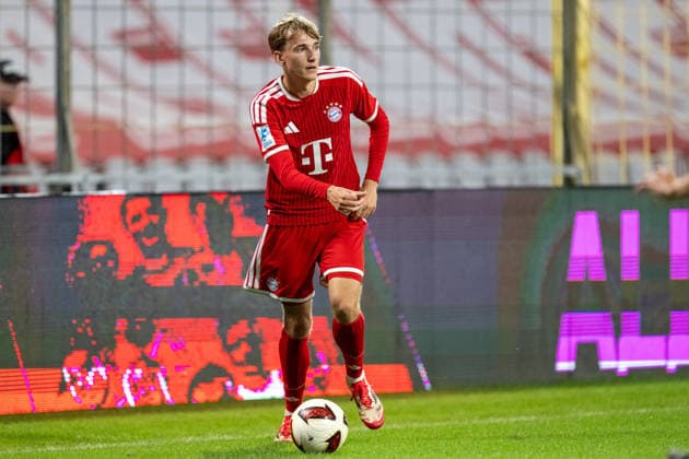 Artur Degraf 7 (FC Bayern Muenchen Amatuere), FC Bayern II vs. FC Augsburg II, Fussball, Regionalliga Bayern, 9. Spieltag, 15.09.2026 DFB regulations prohibit any use of photographs as image sequences and or quasi-video Muenchen Bayern Deutschland
