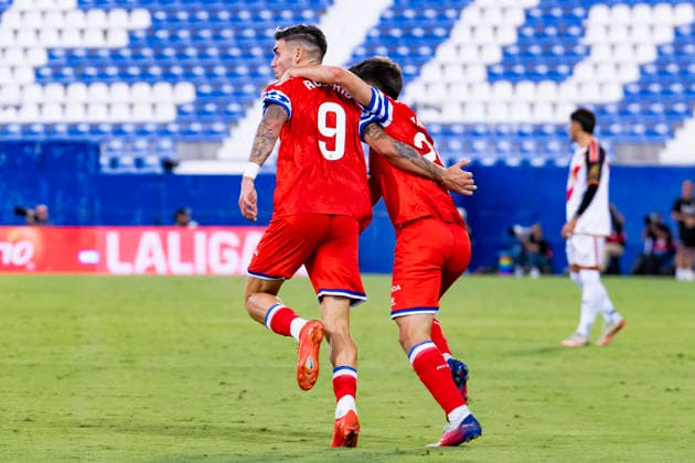 Rayo Vallecano v Espanyol - La Liga EA Sports 2026 27 September 15, 2026, Estadio Butarque, Leganes, Madrid, Spain: Roberto Fernandez of Espanyol celebrates his goal with Javier Hernandez during La Liga EA Sports match between Rayo Vallecano and Espanyol at Estadio Butarque on September 15, 2026 in Leganes, Madrid, Spain. Leganes Estadio Butarque Madrid Spain Copyright: xAlejandroxMatiasxAcostax