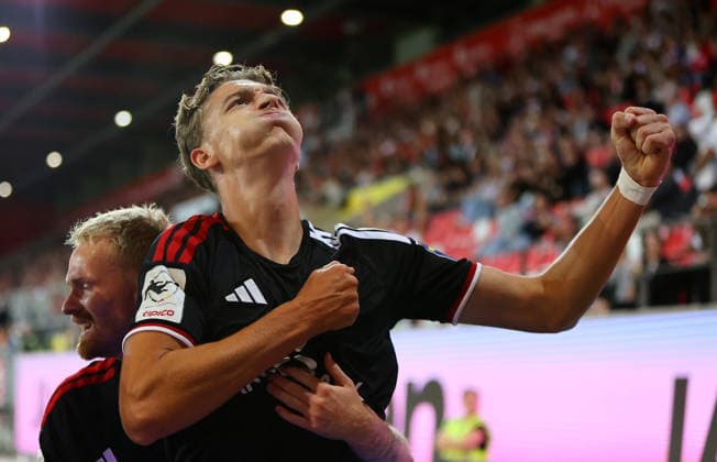 Football german 3. Liga Jahn Regensburg vs Fortuna Dusseldorf Eixler Lukas of Fortuna Dusseldorf celebrates after scoring 1-2 during the 3. Liga football match between Jahn Regensburg and Fortuna Dusseldorf at Jahn Stadium in Regensburg , Bayern , Germany . September 15th , 2026 Copyright: xDavidexEliasx
