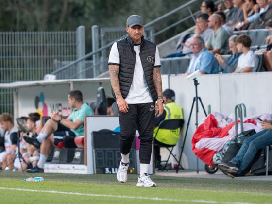 Trainer Pascal Reinhardt (SG Sonnenhof Grossaspach) enttaeuscht an der Seitenlinie, Frust Enttaeuschung Emotion Gestik Geste Coaching Mitleiden GER, Fussball, SG Sonnenhof Grossaspach vs. SC Verl, 3. Liga, 6. Spieltag, Aspach, Saison 2026 2027, 15.09.2026 GER, Fussball, SG Sonnenhof Grossaspach vs. SC Verl, 3. Liga, 6. Spieltag, Saison 2026 2027, 15.09.2026 Aspach Copyright: xCarstenxSchweringx EP_CSG
