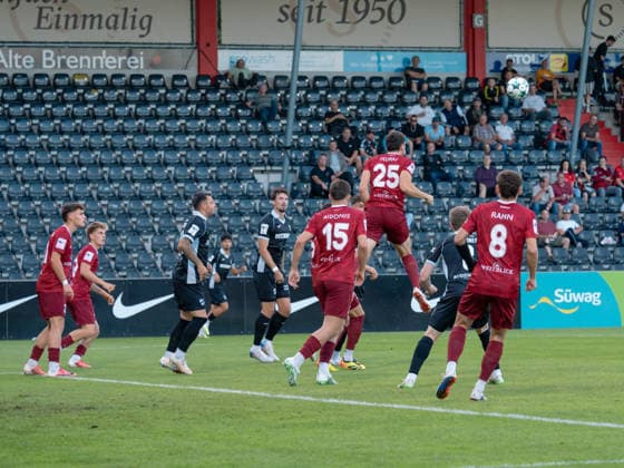 Arbnor Nuraj (SG Sonnenhof Grossaspach, 25) klaert per Kopfball Eckball GER, Fussball, SG Sonnenhof Grossaspach vs. SC Verl, 3. Liga, 6. Spieltag, Aspach, Saison 2026 2027, 15.09.2026 GER, Fussball, SG Sonnenhof Grossaspach vs. SC Verl, 3. Liga, 6. Spieltag, Saison 2026 2027, 15.09.2026 Aspach Copyright: xCarstenxSchweringx EP_CSG