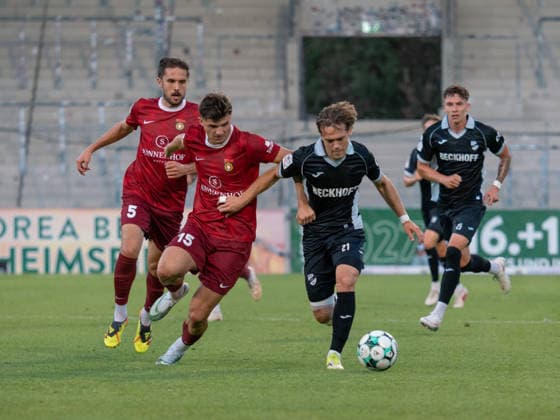 Zweikampf Antonis Aidonis (SG Sonnenhof Grossaspach, 15) gegen Mika Clausen (SC Verl, 21), Laufduell Sprintduell Ballbesitz GER, Fussball, SG Sonnenhof Grossaspach vs. SC Verl, 3. Liga, 6. Spieltag, Aspach, Saison 2026 2027, 15.09.2026 GER, Fussball, SG Sonnenhof Grossaspach vs. SC Verl, 3. Liga, 6. Spieltag, Saison 2026 2027, 15.09.2026 Aspach Copyright: xCarstenxSchweringx EP_CSG