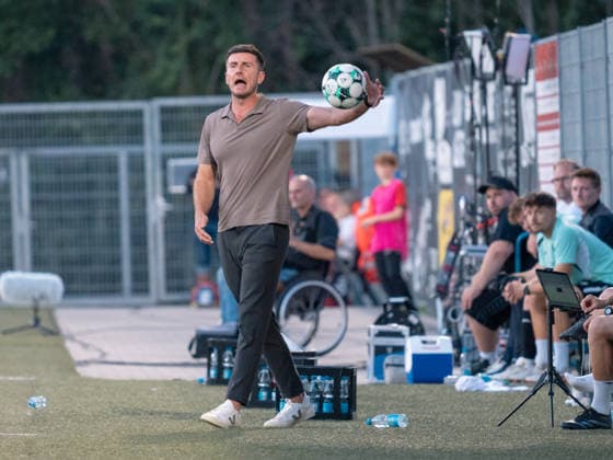 Trainer Orest Shala (SC Verl) mit Ball in der Hand GER, Fussball, SG Sonnenhof Grossaspach vs. SC Verl, 3. Liga, 6. Spieltag, Aspach, Saison 2026 2027, 15.09.2026 GER, Fussball, SG Sonnenhof Grossaspach vs. SC Verl, 3. Liga, 6. Spieltag, Saison 2026 2027, 15.09.2026 Aspach Copyright: xCarstenxSchweringx EP_CSG