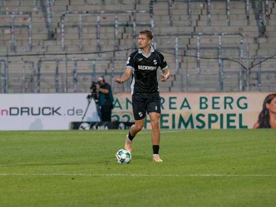 Spielaufbau: Nick Seidel (SC Verl, 05) am Ball, Ballbehauptung Taktik Spielkontrolle GER, Fussball, SG Sonnenhof Grossaspach vs. SC Verl, 3. Liga, 6. Spieltag, Aspach, Saison 2026 2027, 15.09.2026 GER, Fussball, SG Sonnenhof Grossaspach vs. SC Verl, 3. Liga, 6. Spieltag, Saison 2026 2027, 15.09.2026 Aspach Copyright: xCarstenxSchweringx EP_CSG