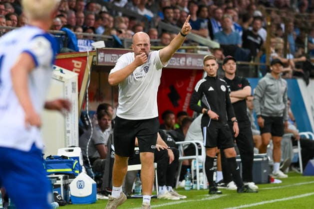 Lucas Beniermann (SV Meppen, Trainer) gestikuliert SV Meppen vs. FC Viktoria Koeln, Fussball, 3. Liga, 6. Spieltag, Saison 2026 2027, 15.09.2026, SV Meppen vs. FC Viktoria Koeln, Fussball, 3. Liga, 6. Spieltag, Saison 2026 2027, 15.09.2026 Meppen Copyright: xEibner-Pressefoto RobertxGertzenx EP_RGN