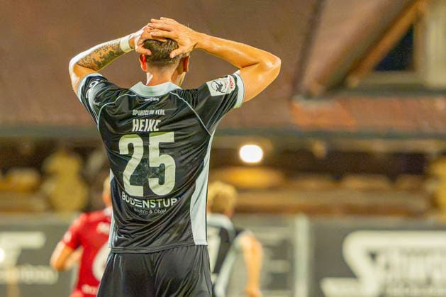 3. Liga: SG Sonnenhof Großaspach vs. Sportclub Verl; 15.09.2026 Aspach, GERMANY - 15. September 2026: Tim Heike (Sportclub Verl, 25) nach vergebener Torchance während dem Match zwischen dem SG Sonnenhof Großaspach und dem Sportclub Verl am 06. Spieltag der 3. Liga in der WIRmachenDRUCK Arena. Copyright: xBEAUTIFULxSPORTS Steinx