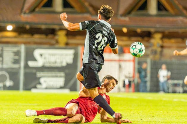 3. Liga: SG Sonnenhof Großaspach vs. Sportclub Verl; 15.09.2026 Aspach, GERMANY - 15. September 2026: Antonio Foti (Sportclub Verl, 26) im Zweikampf mit Antonis Aidonis (SG Sonnenhof Großaspach, 15) während dem Match zwischen dem SG Sonnenhof Großaspach und dem Sportclub Verl am 06. Spieltag der 3. Liga in der WIRmachenDRUCK Arena. Copyright: xBEAUTIFULxSPORTS Steinx