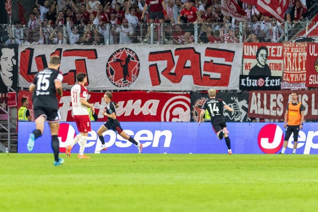 15.09.2026, Fussball, GER, Saison, 3.Liga, Saision 2026 2027, 06. Spieltag, SSV Jahn Regensburg - Fortuna Düsseldorf Jubel nach dem 2:1 durch Lukas Eixler (Düsseldorf) DFL REGULATIONS PROHIBIT ANY USE OF PHOTOGRAPHS AS IMAGE SEQUENCES AND OR QUASI-VIDEO.