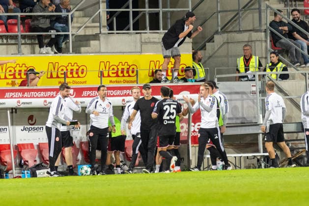 15.09.2026, Fussball, GER, Saison, 3.Liga, Saision 2026 2027, 06. Spieltag, SSV Jahn Regensburg - Fortuna Düsseldorf Jubel nach dem 2:1 durch Lukas Eixler (Düsseldorf) DFL REGULATIONS PROHIBIT ANY USE OF PHOTOGRAPHS AS IMAGE SEQUENCES AND OR QUASI-VIDEO.