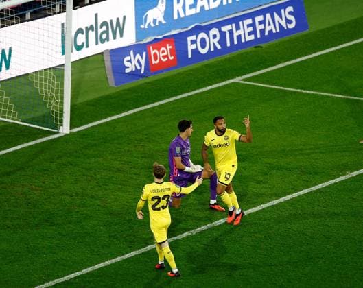 Callum Wilson celebrates scoring the opening goal for Brentford Reading v Brentford, EFL Carabao Cup, Football, The Select Car Leasing Stadium, UK - 15 Sep 2026Reading The Select Car Leasing Stadium United Kingdom EDITORIAL USE ONLY No use with unauthorised audio, video, data, fixture lists, club league logos or live services. Online in-match use limited to 120 images, no video emulation. No use in betting, games or single club league player publications. Copyright: xMattxImpey Shutterstockx 17152698l