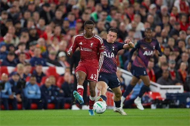 RECORD DATE NOT STATED Football - Football League Cup - 3rd Round - Liverpool FC v Tottenham Hotspur FC LIVERPOOL, ENGLAND - Tuesday, September 15, 2026: Liverpool s Trey Nyoni is challenged by Tottenham Hotspur s Conor Gallagher (R) during the Football League Cup 3rd Round match between Liverpool FC and Tottenham Hotspur FC at Anfield. (Photo by David Rawcliffe Propaganda) LIVERPOOL Anfield MERSEYSIDE ENGLAND  Copyright: xDavidxRawcliffex 2026-09-15-Liverpool_v_Tottenham-027