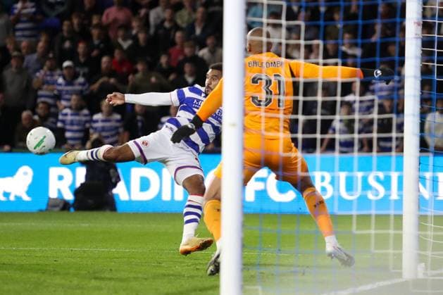 Jamie Reid of Reading shoots and misses a chance Reading v Brentford, Carabao Cup Third Round, Football, Select Car Leasing Stadium, Reading, UK, 15 09 2026, England - 15 Sep 2026Reading Select Car Leasing Stadium England United Kingdom EDITORIAL USE ONLY No use with unauthorised audio, video, data, fixture lists, club league logos or live services. Online in-match use limited to 120 images, no video emulation. No use in betting, games or single club league player publications. Copyright: xHanc WiredxPhotos Shutterstockx 17152833n