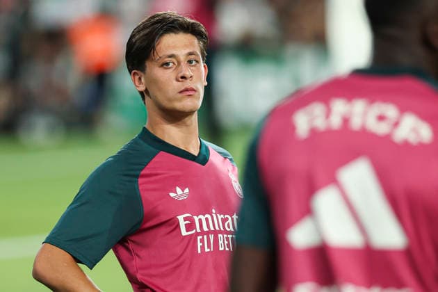 September 15, 2026, Elche, Elche, Spain: Arda Guler of Real Madrid CF warms up during the Spanish League, LaLiga EA Sports, football match played between Elche CF and Real Madrid CF at Estadio Manuel Martinez Valero on September 15, 2026, in Elche, Spain. Elche Spain - ZUMAa181 20260915_zaa_a181_175 Copyright: xIrinaxR.xHipolitox