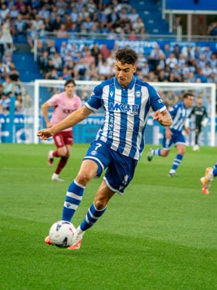 ESP: LaLiga EA Sports Deportivo Alaves v Valencia CF Angel Perez Hidalgo of Alaves during LaLiga EA Sports between Deportivo Alaves v Valencia CF played at Mendizorroza Stadium in Vitoria Gasteiz on September 15, 2026 in Spain VITORIA Spain Futbol Copyright: xAgenciaxLOFx