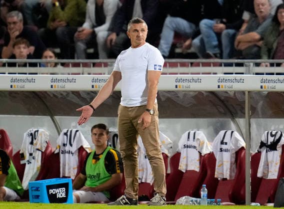 Mersad Selimbegovic (TSV Alemannia Aachen, Cheftrainer) reagiert. GER, FC Wuerzburger Kickers vs TSV Alemannia Aachen, 3. Liga, 6. Spieltag, Saison 2026-27, AKON Arena, Wuerzburg, 15.09.2026 Wuerzburger Kickers vs Alemannia Aachen, 3. Liga, 6. Spieltag, Saison 2026-27, 15.09.2026 Wuerzburg Copyright: xEibner-Pressefoto ScottxColemanx EP_SCN