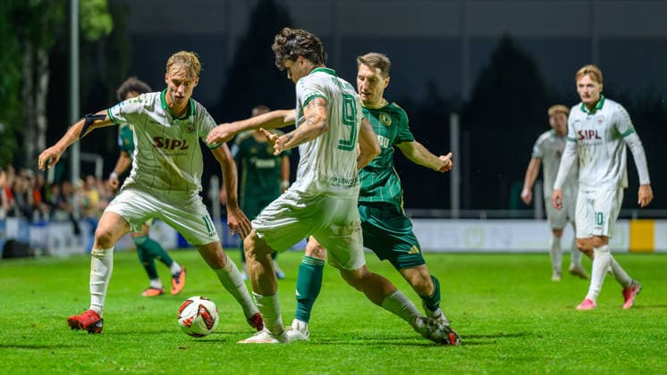 15.09.2026 - Fussball - Saison 2026 2027 - Regionalliga Bayern - 09. Spieltag: SC Eltersdorf - VfB Eichstätt - JoTe - xjoxtex - Elias Herger (11, VfB Eichstätt ) Moritz Gündling (9, VfB Eichstätt ) Manuel Stark (18, SC Eltersdorf )