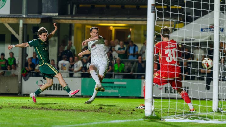 15.09.2026 - Fussball - Saison 2026 2027 - Regionalliga Bayern - 09. Spieltag: SC Eltersdorf - VfB Eichstätt - JoTe - xjoxtex - Valantis Floros (2, SC Eltersdorf ) Lucas Schraufstetter (7, VfB Eichstätt ) Moritz Prenzler (30, SC Eltersdorf )
