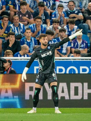 ESP: LaLiga EA Sports Deportivo Alaves v Valencia CF Antonio Sivera of Alaves during LaLiga EA Sports between Deportivo Alaves v Valencia CF played at Mendizorroza Stadium in Vitoria Gasteiz on September 15, 2026 in Spain VITORIA Spain Futbol Copyright: xAgenciaxLOFx