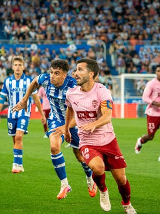 ESP: LaLiga EA Sports Deportivo Alaves v Valencia CF Jose Gaya of Valencia CF during LaLiga EA Sports between Deportivo Alaves v Valencia CF played at Mendizorroza Stadium in Vitoria Gasteiz on September 15, 2026 in Spain VITORIA Spain Futbol Copyright: xAgenciaxLOFx