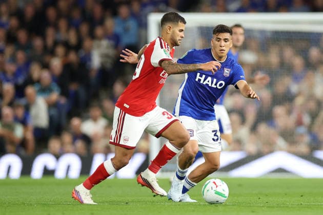 Ipswich Town v Arsenal, Carabao Cup Bruno Guimaraes of Arsenal in action with Marcelino Nunez of Ipswich Town during the Ipswich Town v Arsenal Carabao Cup 3rd Round match at Portman Road, Ipswich, England on 15 September 2026 Credit: Tiego Grenho Every Second Media Editorial use only. All images are copyright Every Second Media Limited. No images may be reproduced without prior permission. All rights reserved. Premier League and Football League images are subject to licensing agreements with Football DataCo Limited. see https: www.football-dataco.com Copyright: xIMAGO EveryxSecondxMediax ESM-2165-0055 TiegoxGrenhox xEveryxSecondxMediax