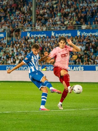 ESP: LaLiga EA Sports Deportivo Alaves v Valencia CF during LaLiga EA Sports between Deportivo Alaves v Valencia CF played at Mendizorroza Stadium in Vitoria Gasteiz on September 15, 2026 in Spain VITORIA Spain Futbol Copyright: xAgenciaxLOFx