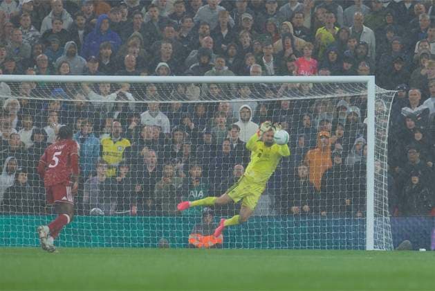 RECORD DATE NOT STATED Football - Football League Cup - 3rd Round - Liverpool FC v Tottenham Hotspur FC LIVERPOOL, ENGLAND - Tuesday, September 15, 2026: Liverpool s goalkeeper Giorgi Mamardashvili makes a save during the Football League Cup 3rd Round match between Liverpool FC and Tottenham Hotspur FC at Anfield. (Photo by David Rawcliffe Propaganda) LIVERPOOL Anfield MERSEYSIDE ENGLAND  Copyright: xDavidxRawcliffex 2026-09-15-Liverpool_v_Tottenham-092