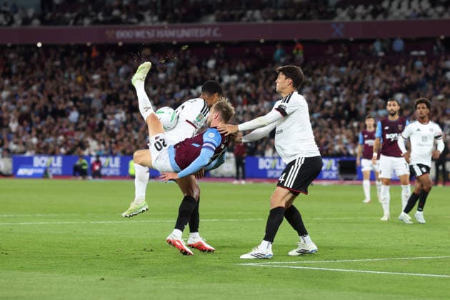 West Ham v Fulham 15 September 2026, London - Carabao Cup Third Round - West Ham United v Fulham - Jarrod Bowen of West Ham United misses an overhead kick - Photo: Charlotte Wilson Offside. London UK Copyright: xCharlottexWilsonx xOffsidexOffside