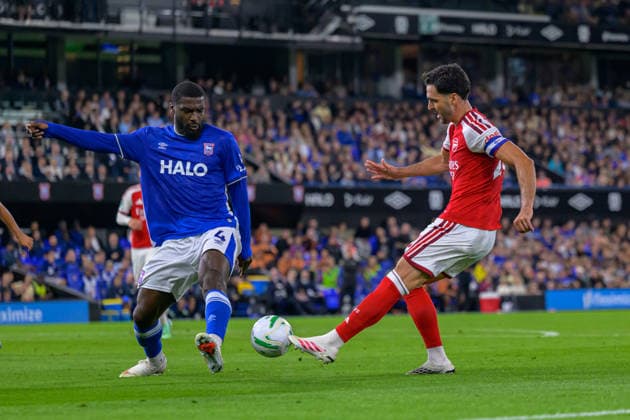 IPSWICH, ENGLAND SEPTEMBER 15 - Mikel Merino of Arsenal under pressure from Cedric Kipre of Ipswich Town during the Carabao Cup game between Ipswich Town and Arsenal at Portman Road on September 15, 2026 in Ipswich, England. (Photo by Keeran Marquis Sports Press Photo)  Copyright: xKeeranxMarquis SPPx Sportspressphoto_SPR231701