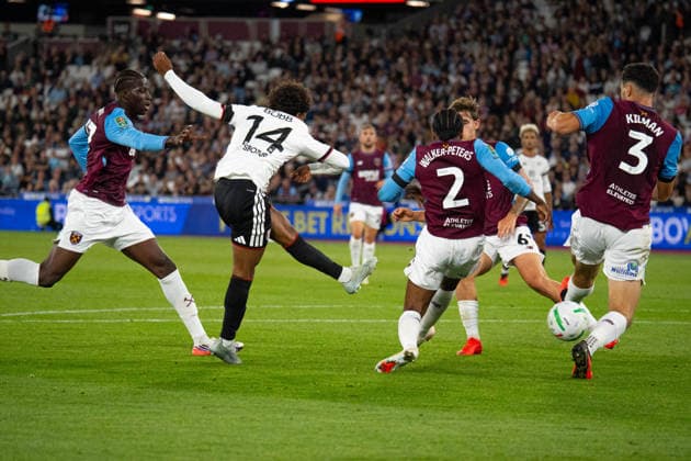 Oscar Bobb s goal to take the game away from West Ham United during the Carabao Cup Third Round match between West Ham United and Fulham at the The London Stadium in London UK (Elliot Legg Sports Press Photo)  Copyright: x(ElliotxLegg SportsxPressxPhoto)x Sportspressphoto_SPR231839