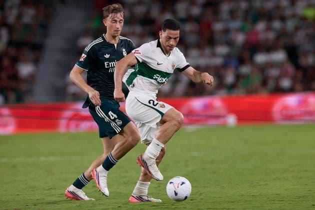 September 15, 2026, Elche, Spain: Dean Huijsen (Real Madrid CF) and Abiel Osorio (Elche CF) are seen in action during the LaLiga EA SPORTS 2026 2027 match between Elche CF and Real Madrid CF.Final score: Elche CF 2-3 Real Madrid CF Elche Spain - ZUMAs197 20260915_aaa_s197_240 Copyright: xFedericoxTitonex