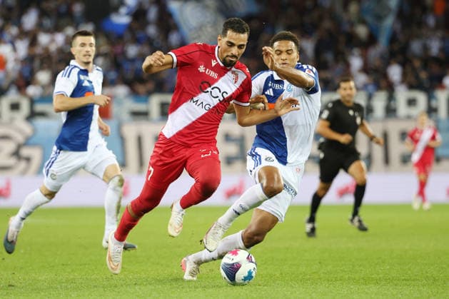 15.09.2026 Zuerich , SCHWEIZ, Stadion Letzigrund Zuerich Fussball Saison 2026 2027 Herren Fussball Super League Grasshopper Club Zuerich - FC Sion Ilyas Chouaref (FC Sion) gegen Yannick Bettkober (GC)