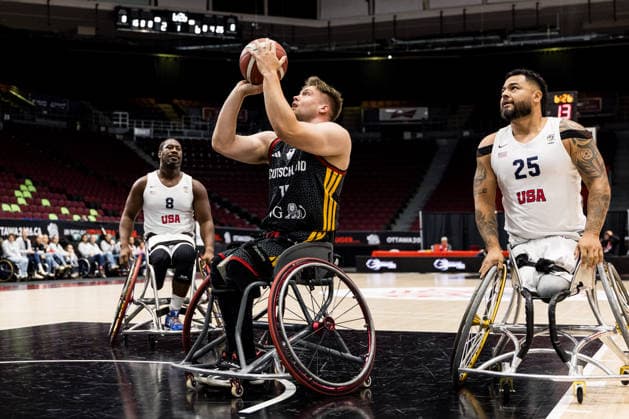 OTTAWA, CANADA - SEPTEMBER 15: Alexander Budde (Germany, 15) controls the ball against Jorge Salazar (USA, 25) during the Ottawa IWBF Wheelchair Basketball World Championships match between Germany vs. USA at Arena at TD Place on matchday 7 of the Ottawa IWBF Wheelchair Basketball World Championships on September 15, 2026 in Ottawa, Canada. Canada Copyright: xSteffiexWunderlx