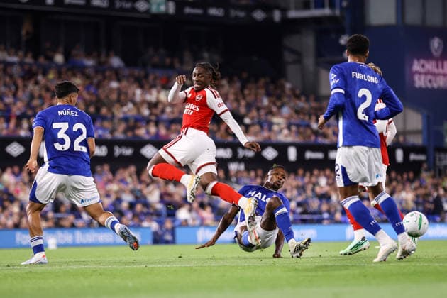 Ipswich Town v Arsenal 15 September 2026, Ipswich - Carabao Cup - Third Round - Ipswich Town v Arsenal - Eberechi Eze of Arsenal is tackled by Florentino Ibrain Morris Luis of Ipswich Town - Photo: Jacques Feeney Offside. Ipswich UK Copyright: xJacquesxFeeneyx xOffsidexOffside