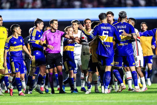 Sao Paulo and Boca Junior at Morumbis Stadium in Sao Paulo (SP), Brazil, on Tuesday, September 15, 2026. September 15, 2026, Sao Paulo, Sao Paulo, Brazil: SoO PAULO (SP), BRAZIL SEPTEMBER 15: A scuffle breaks out between Boca Juniors and Sao Paulo players during the match between Sao Paulo and Boca Juniors part of the 2026 Copa Sudamericana at Morumbis Stadium in Sao Paulo (SP), Brazil, on Tuesday, September 15, 2026., Credit:Marco Miatelo Avalon Copyright: xMarcoxMiatelox xAvalonx 1135144915
