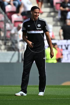 12.09.2026, xjhx, Fussball 1.Bundesliga, FSV Mainz 05 - Eintracht Frankfurt v.l. Platzbegehung vor dem Spiel Younes Ebnoutalib (Eintracht Frankfurt) (DFL DFB REGULATIONS PROHIBIT ANY USE OF PHOTOGRAPHS as IMAGE SEQUENCES and or QUASI-VIDEO) Mainz